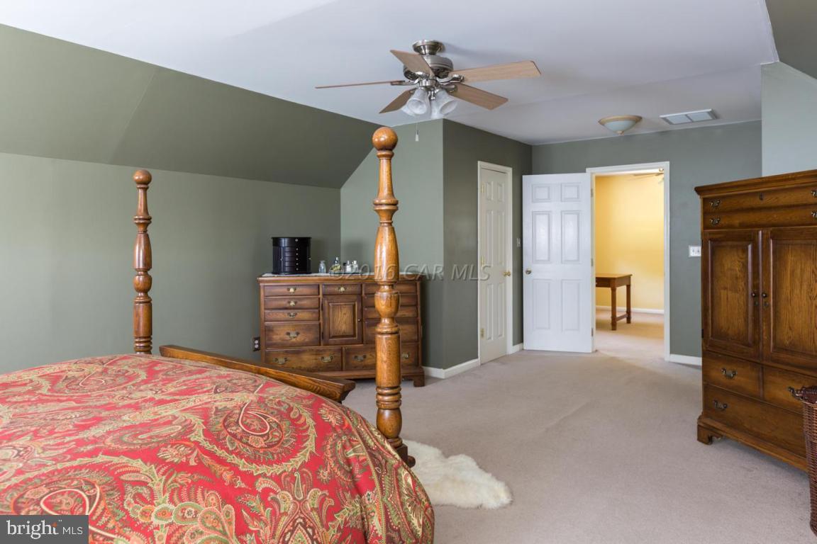 EQUESTRIAN ACRES - Residential