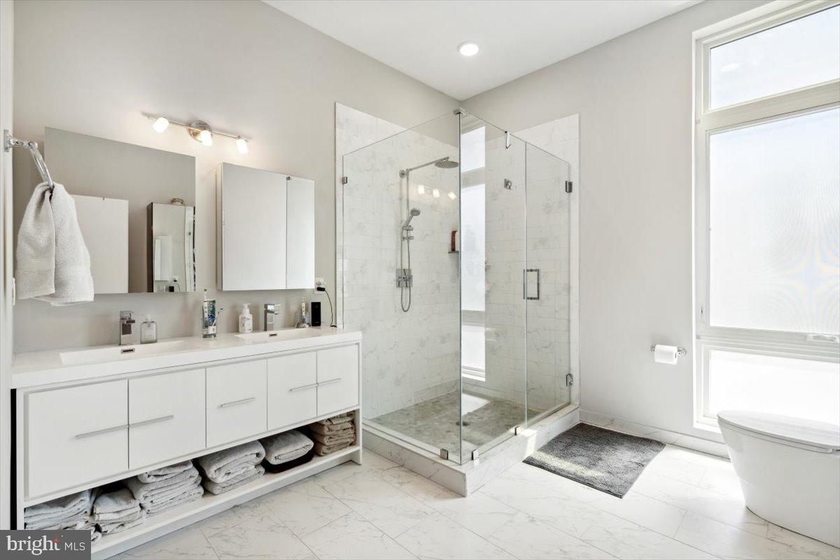 OLDE KENSINGTON - Residential Lease