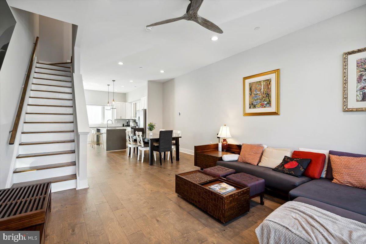 OLDE KENSINGTON - Residential Lease