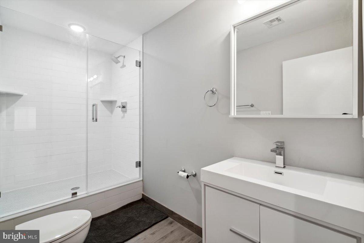 OLDE KENSINGTON - Residential Lease