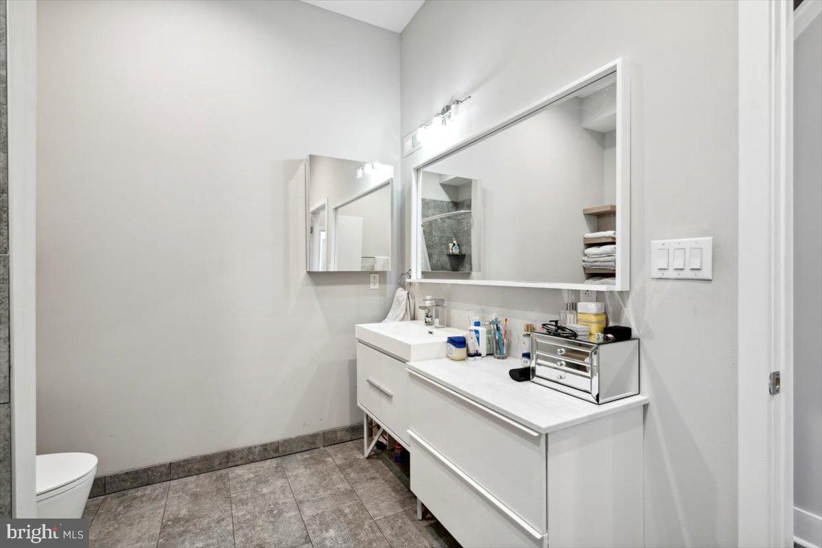 OLDE KENSINGTON - Residential Lease