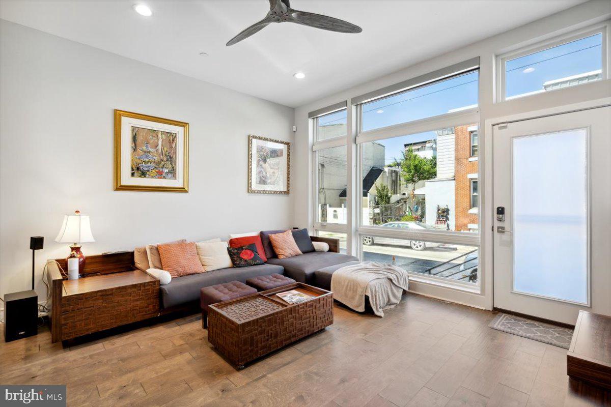 OLDE KENSINGTON - Residential Lease