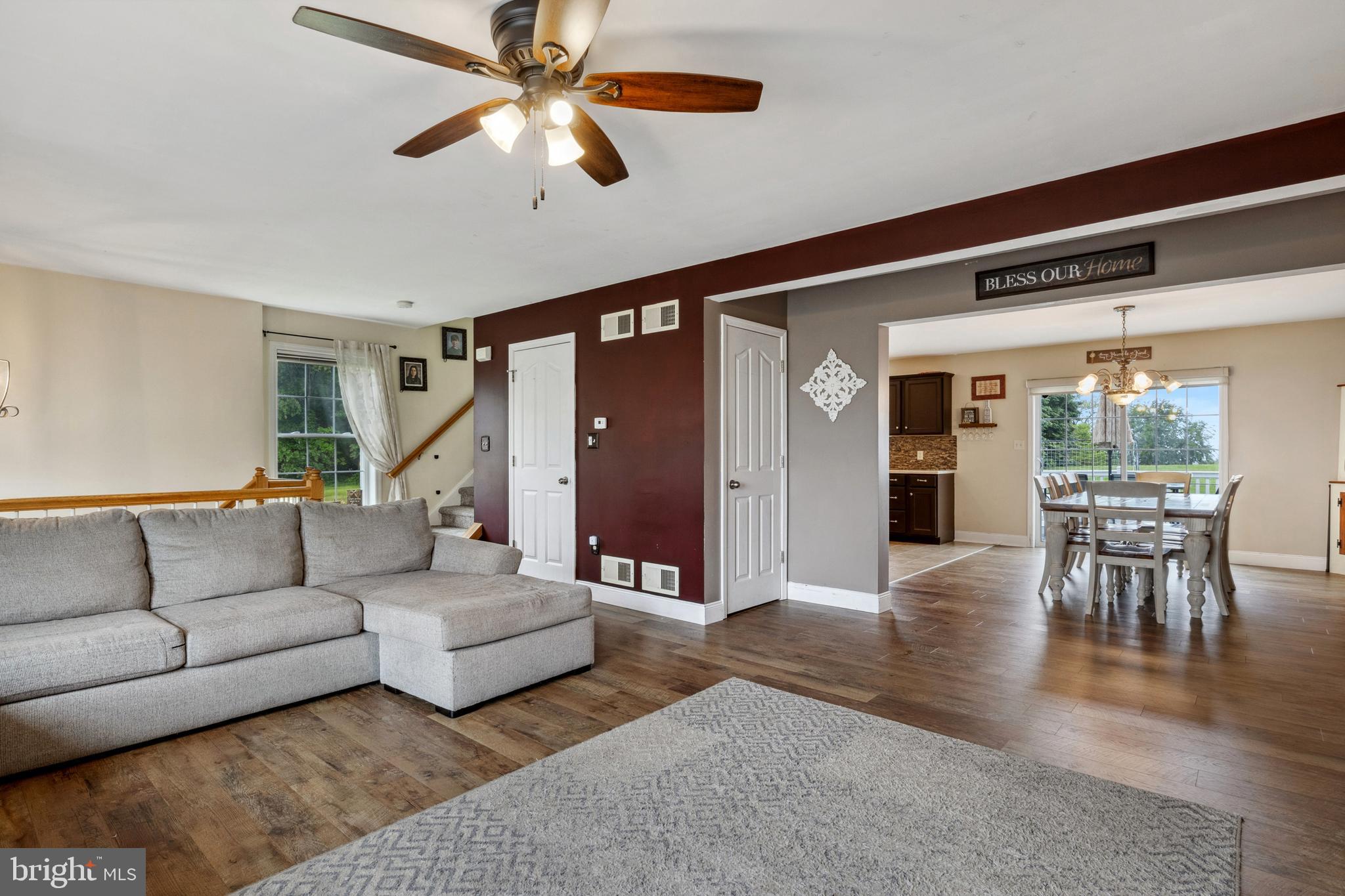 560 NANTUCKET DRIVE