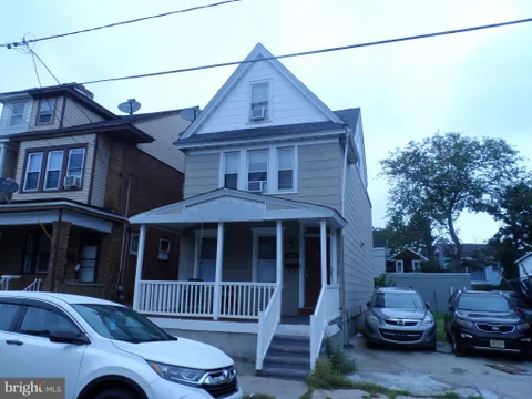 818 Quinton Avenue, Trenton, NJ MLS: NJME2082428