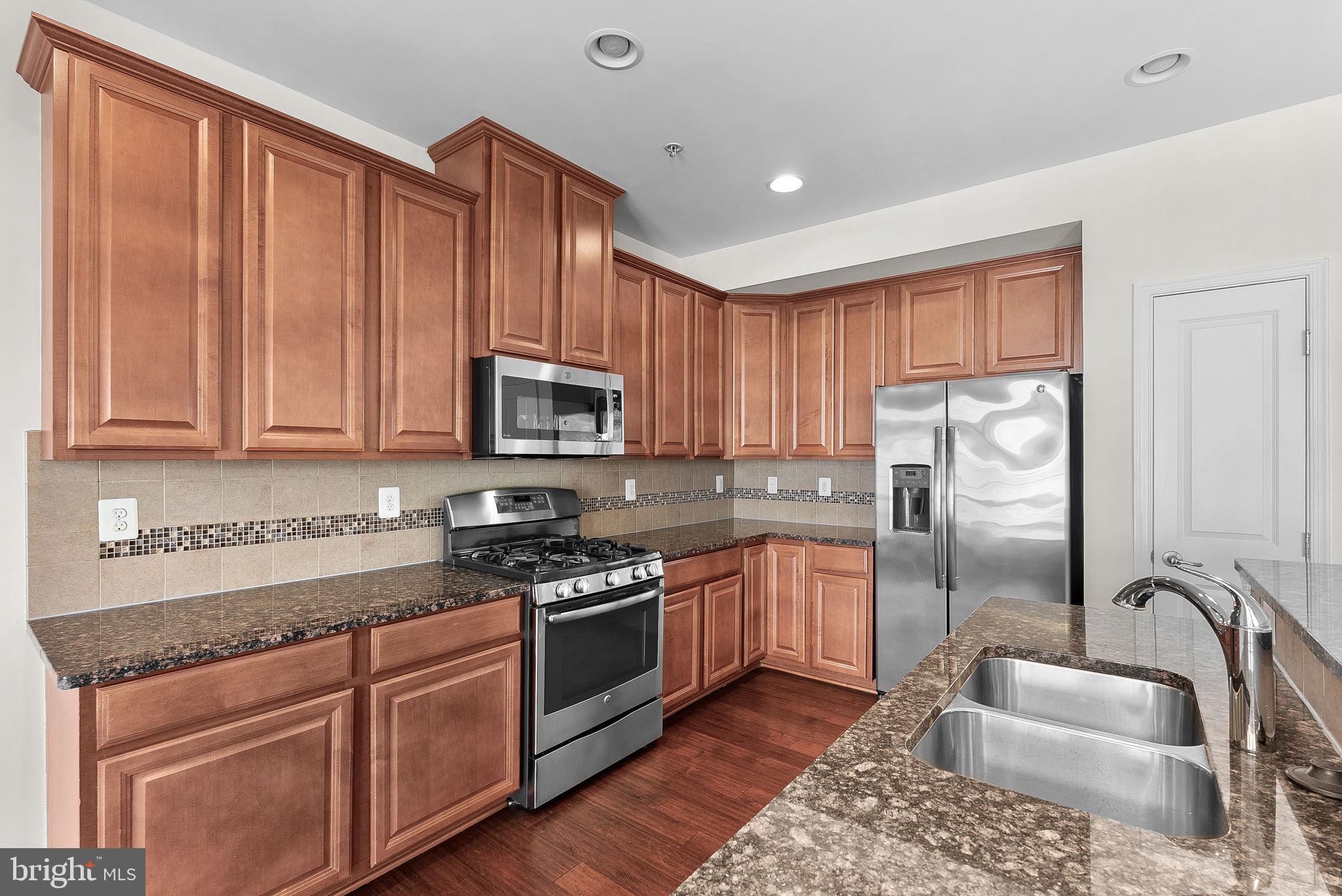 MORLEY CORNER - Residential Lease