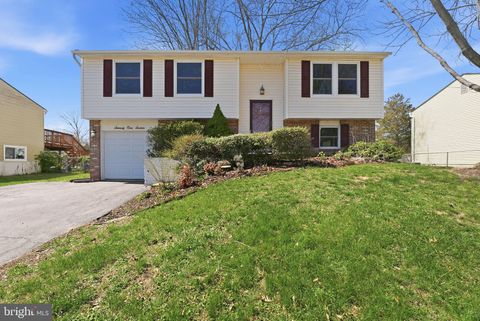 Homes For Sale - 7916 Frye Road<br/> ALEXANDRIA, VA 22309