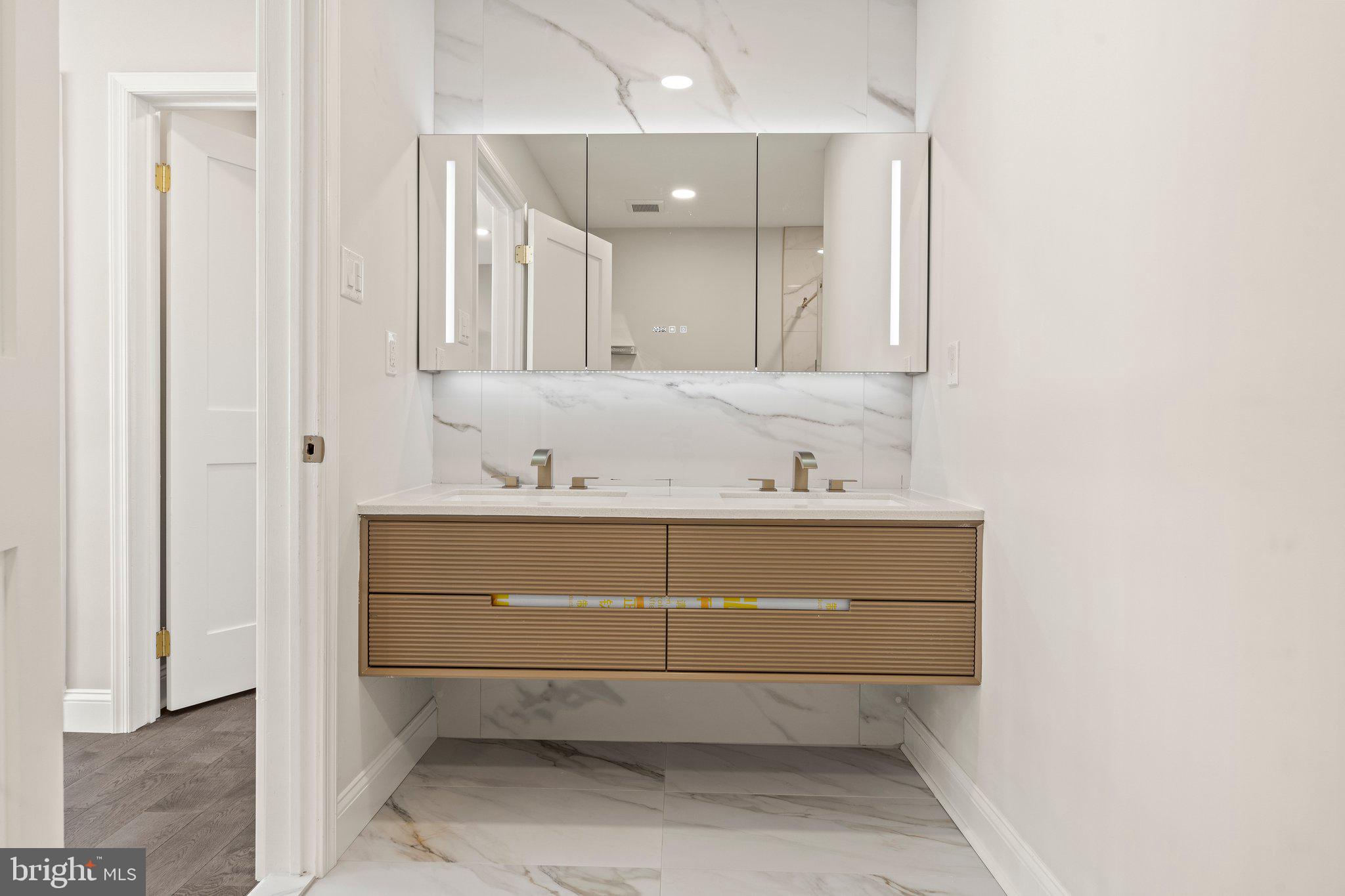 DUBLIN CROSSING - Residential