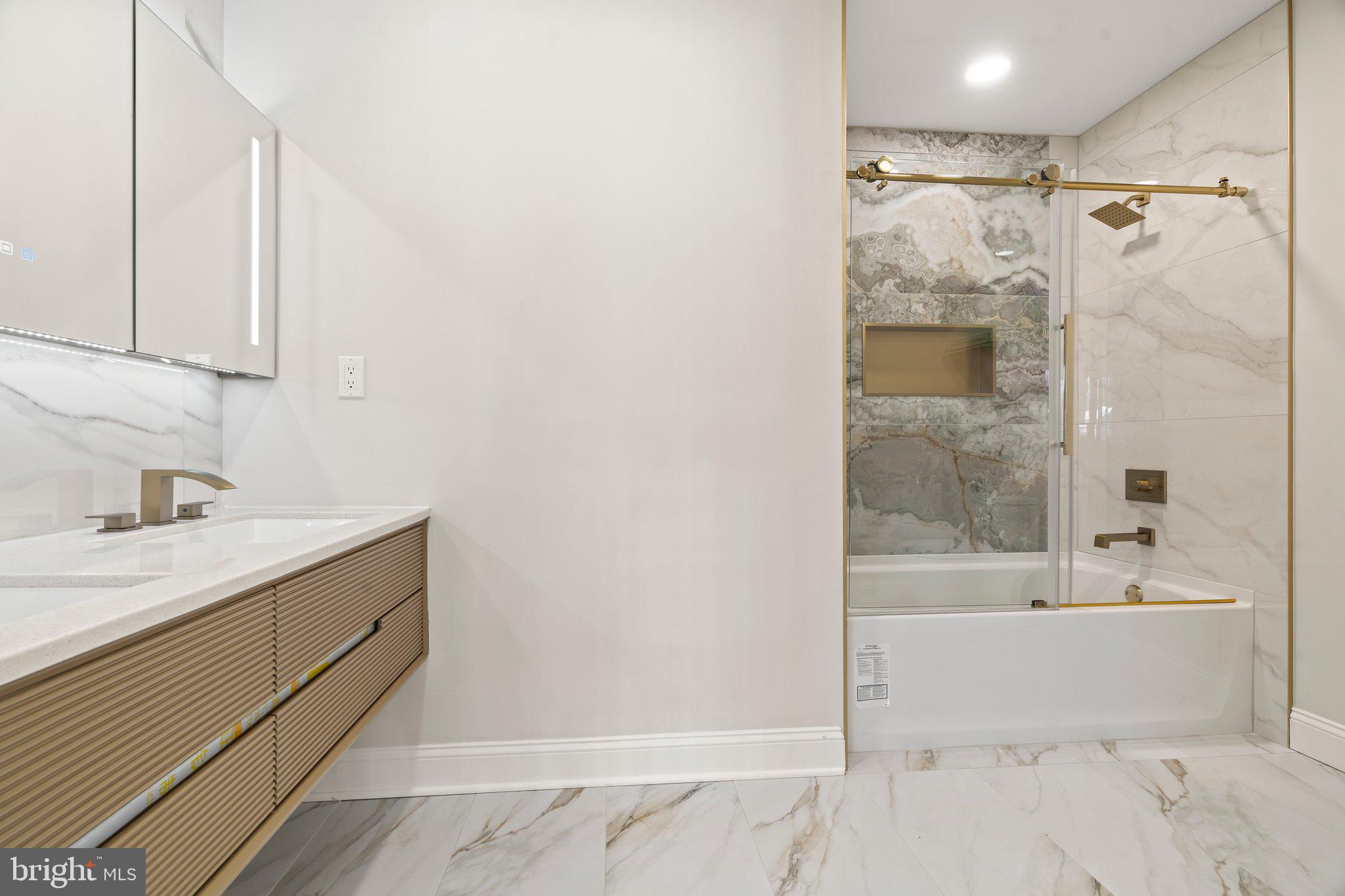 DUBLIN CROSSING - Residential