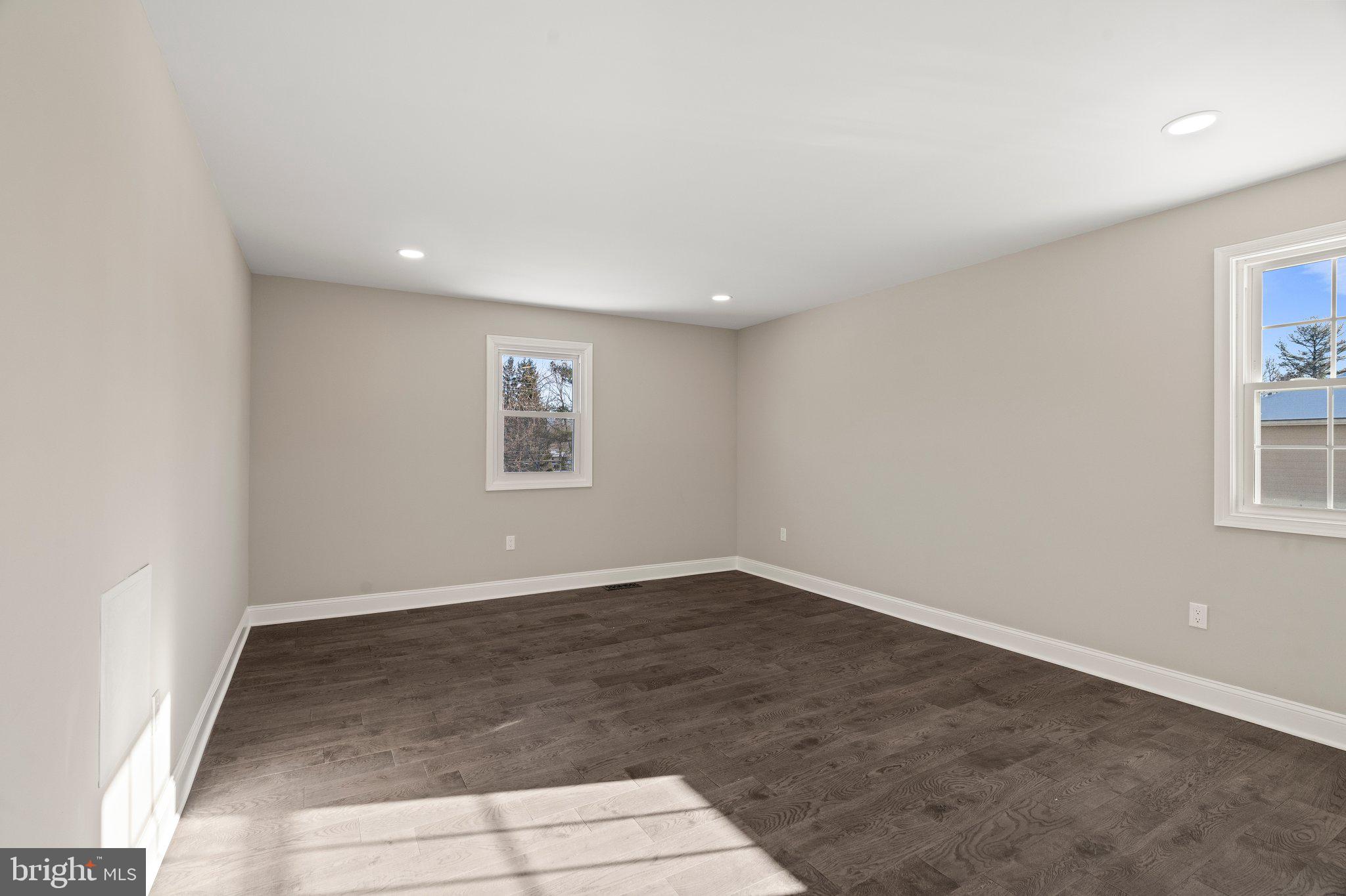 DUBLIN CROSSING - Residential