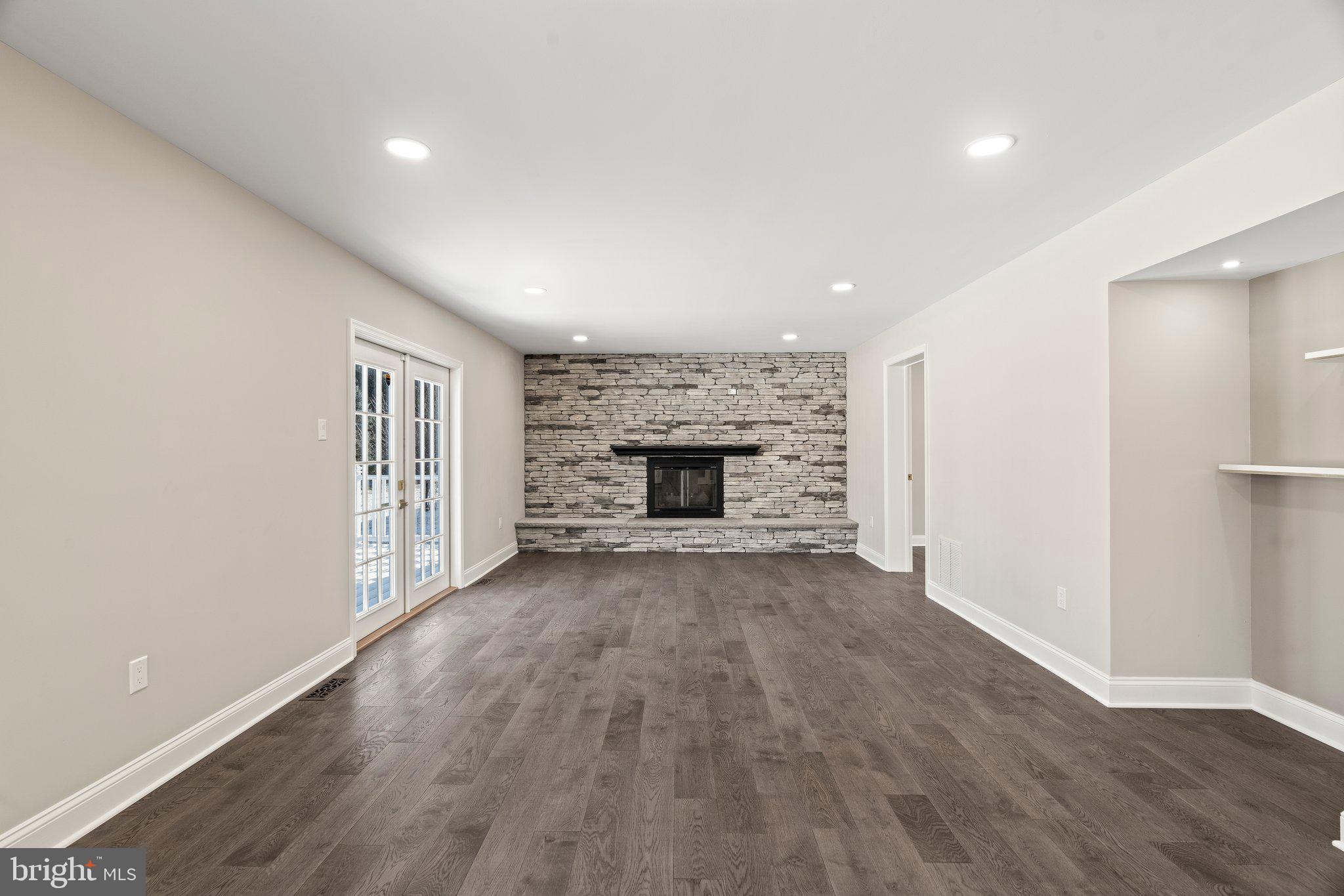 DUBLIN CROSSING - Residential