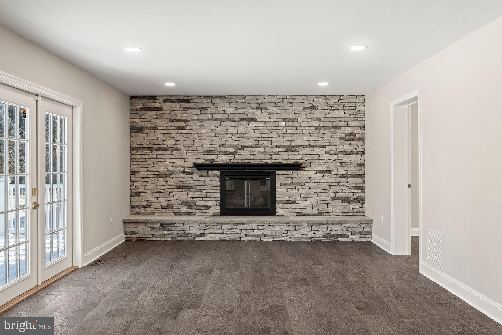 DUBLIN CROSSING - Residential