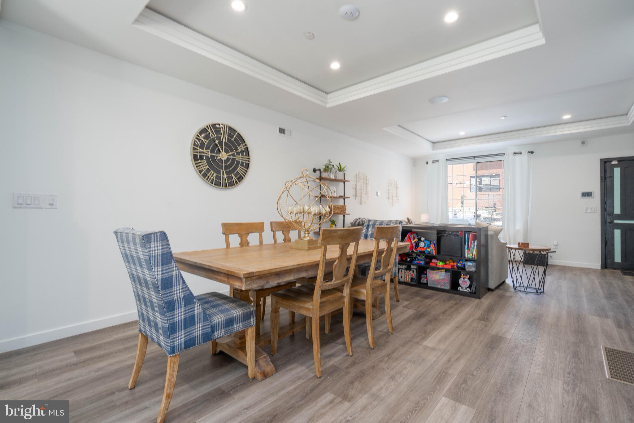 PORT RICHMOND - Residential Lease