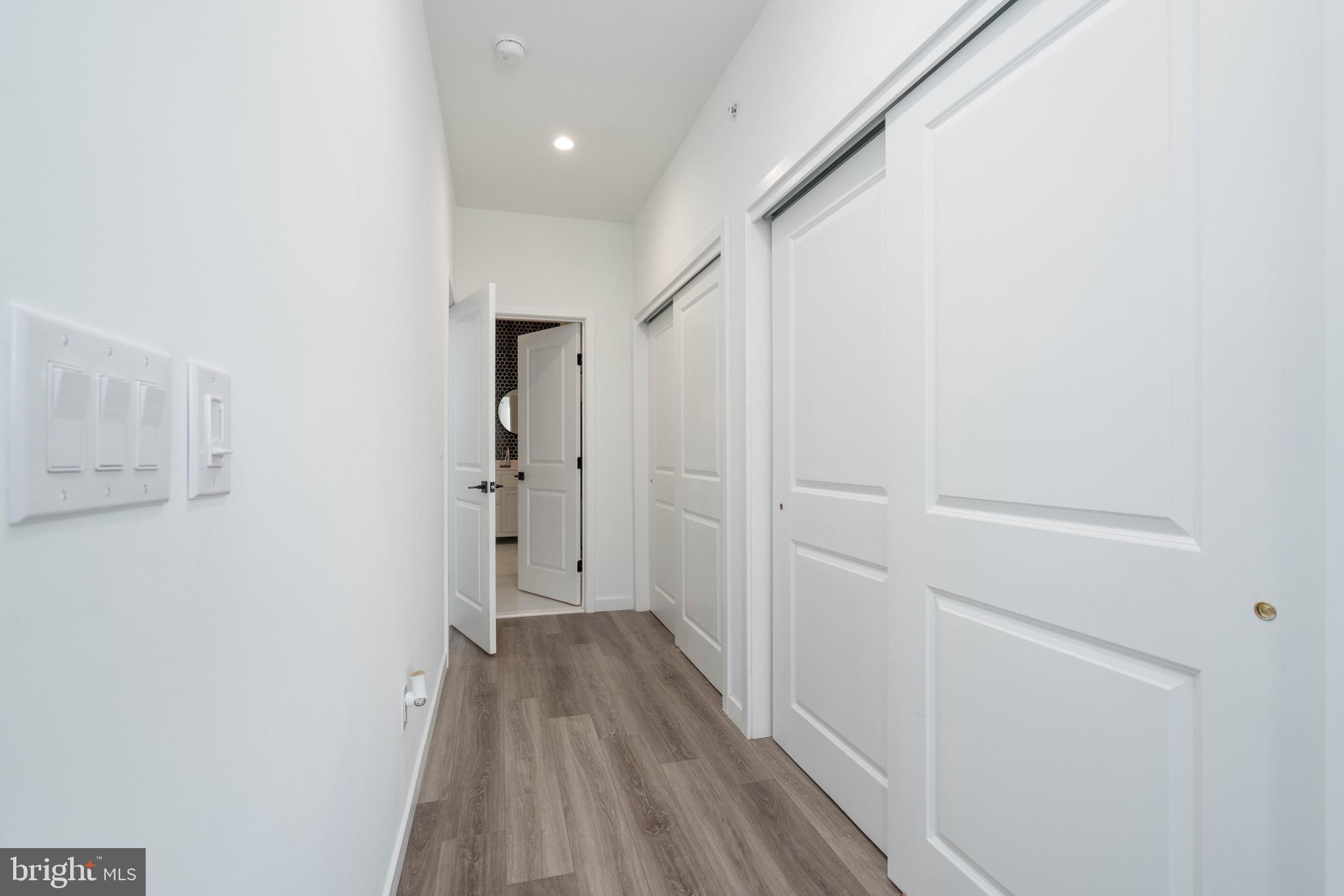 PORT RICHMOND - Residential Lease