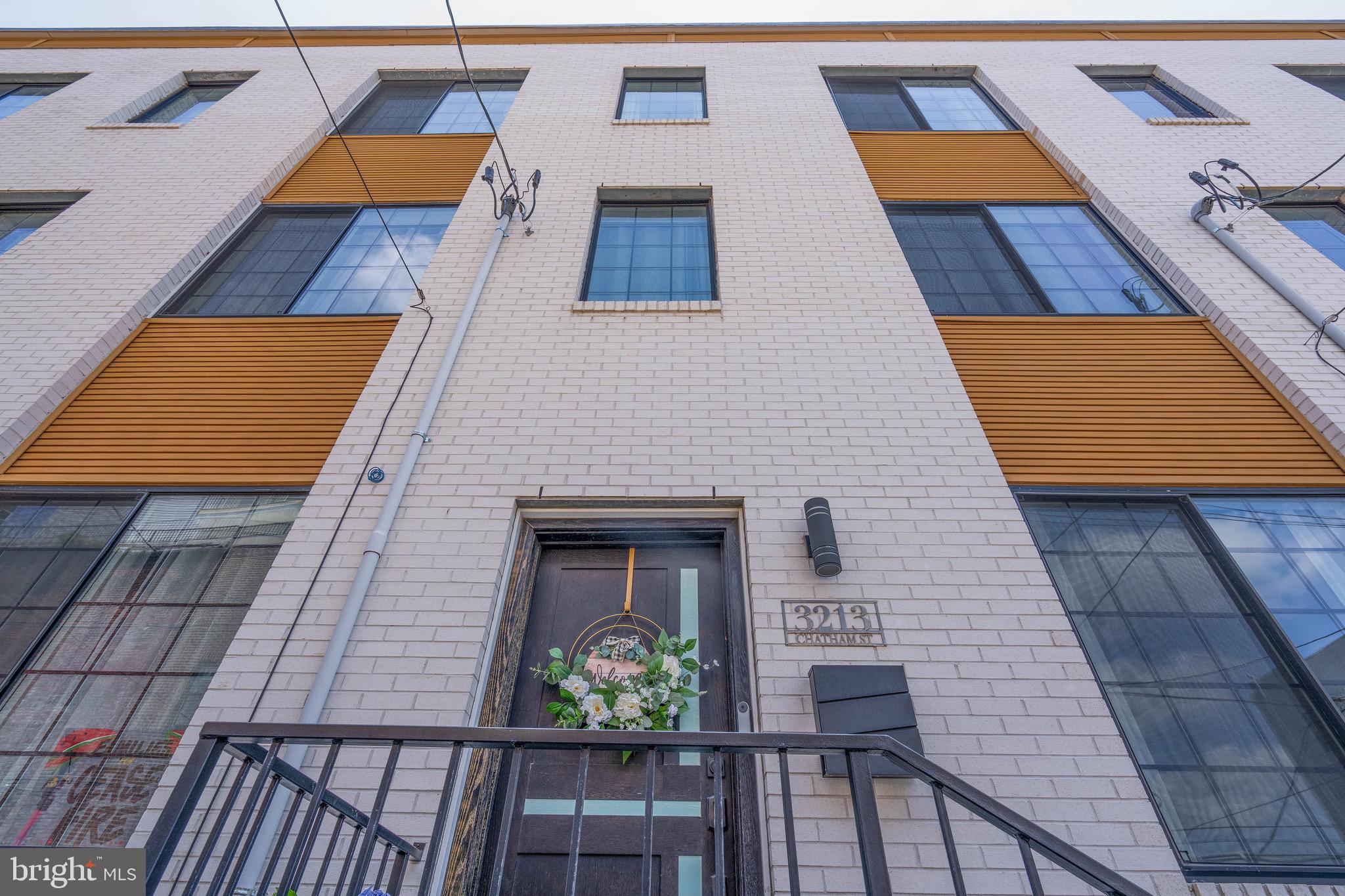 PORT RICHMOND - Residential Lease