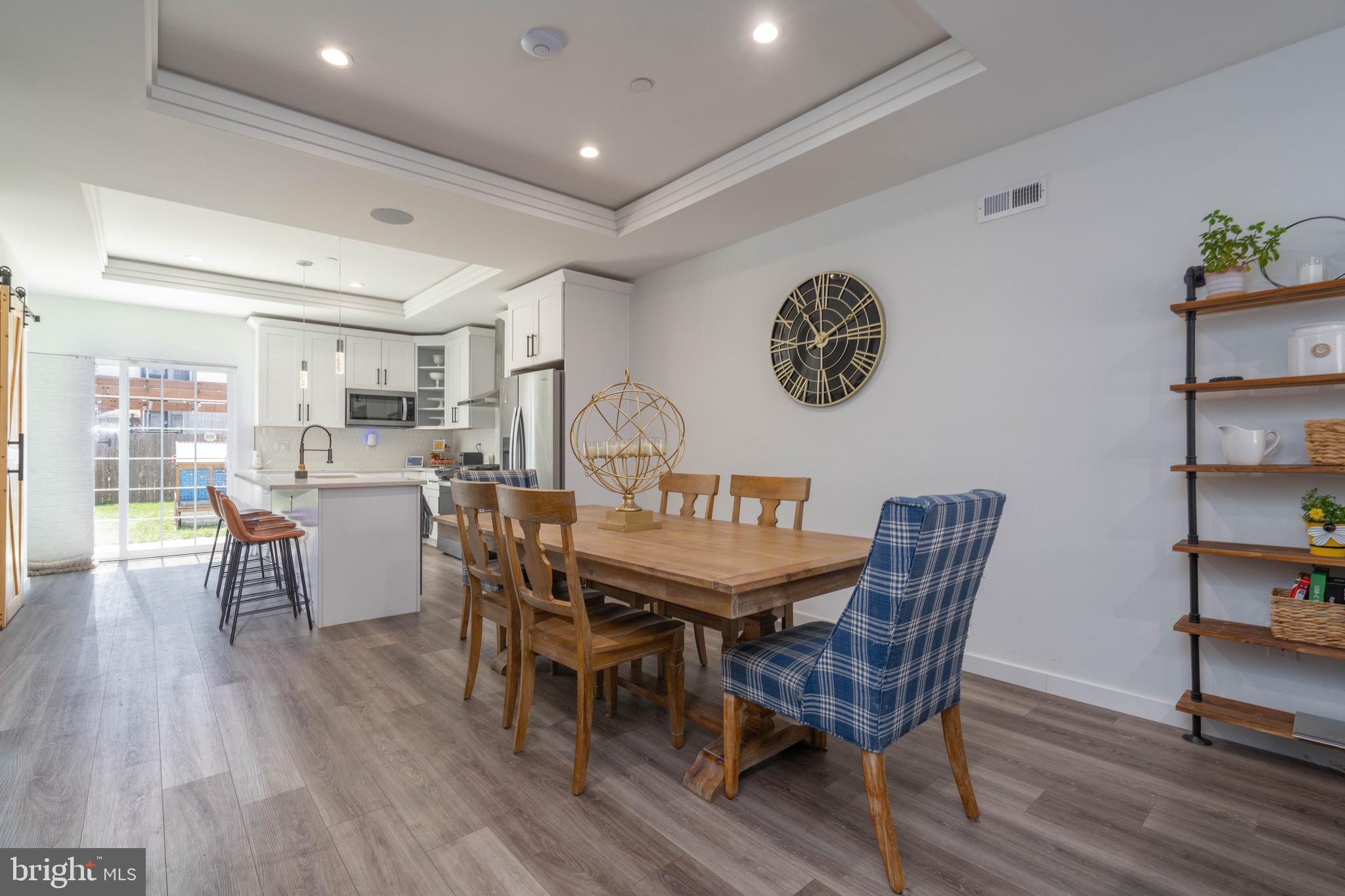 PORT RICHMOND - Residential Lease