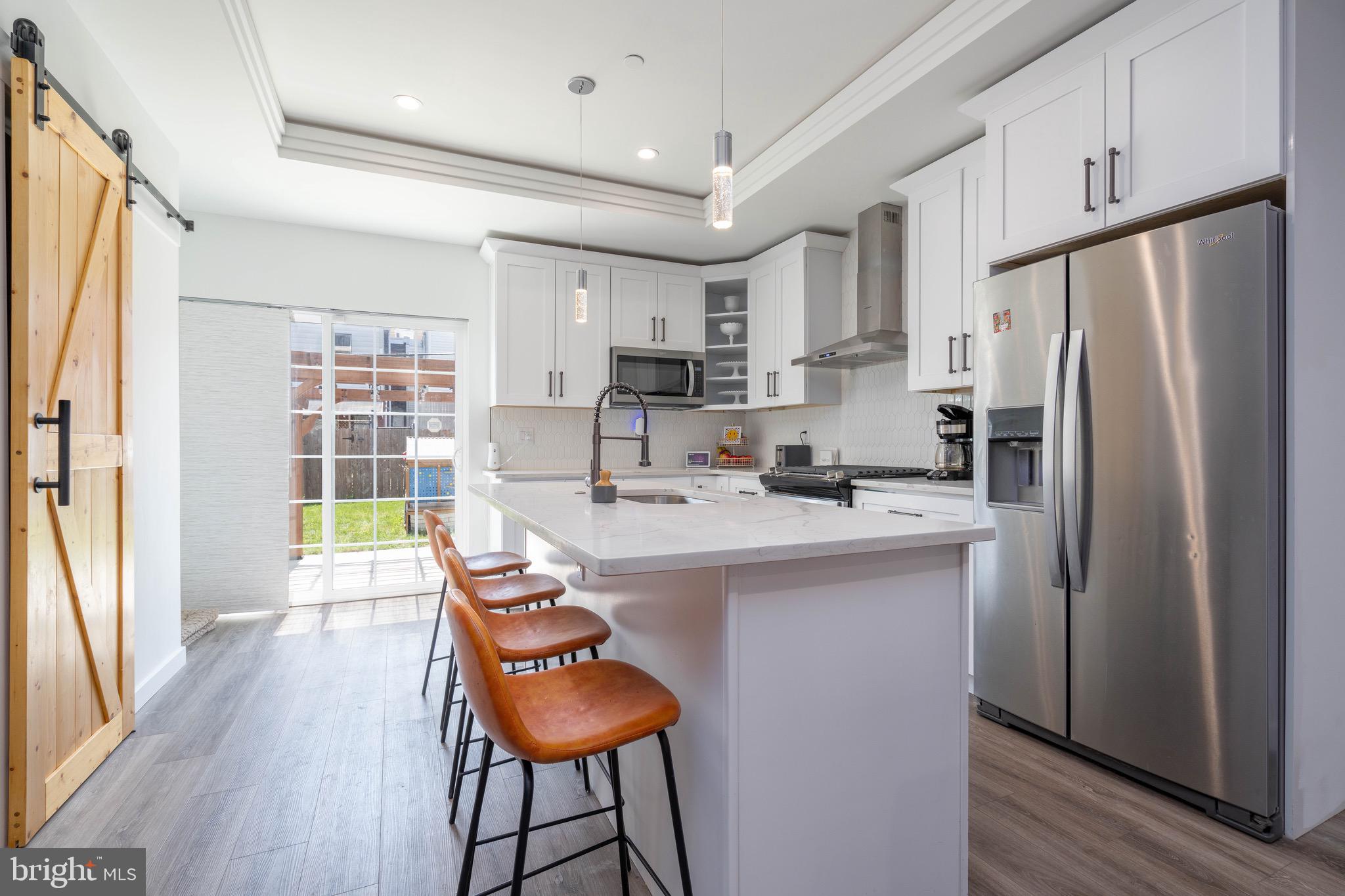 PORT RICHMOND - Residential Lease