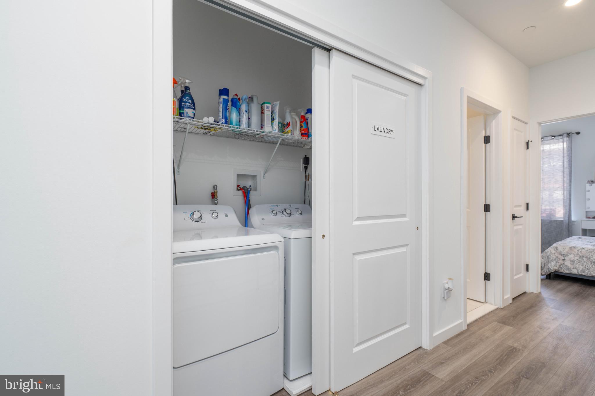 PORT RICHMOND - Residential Lease