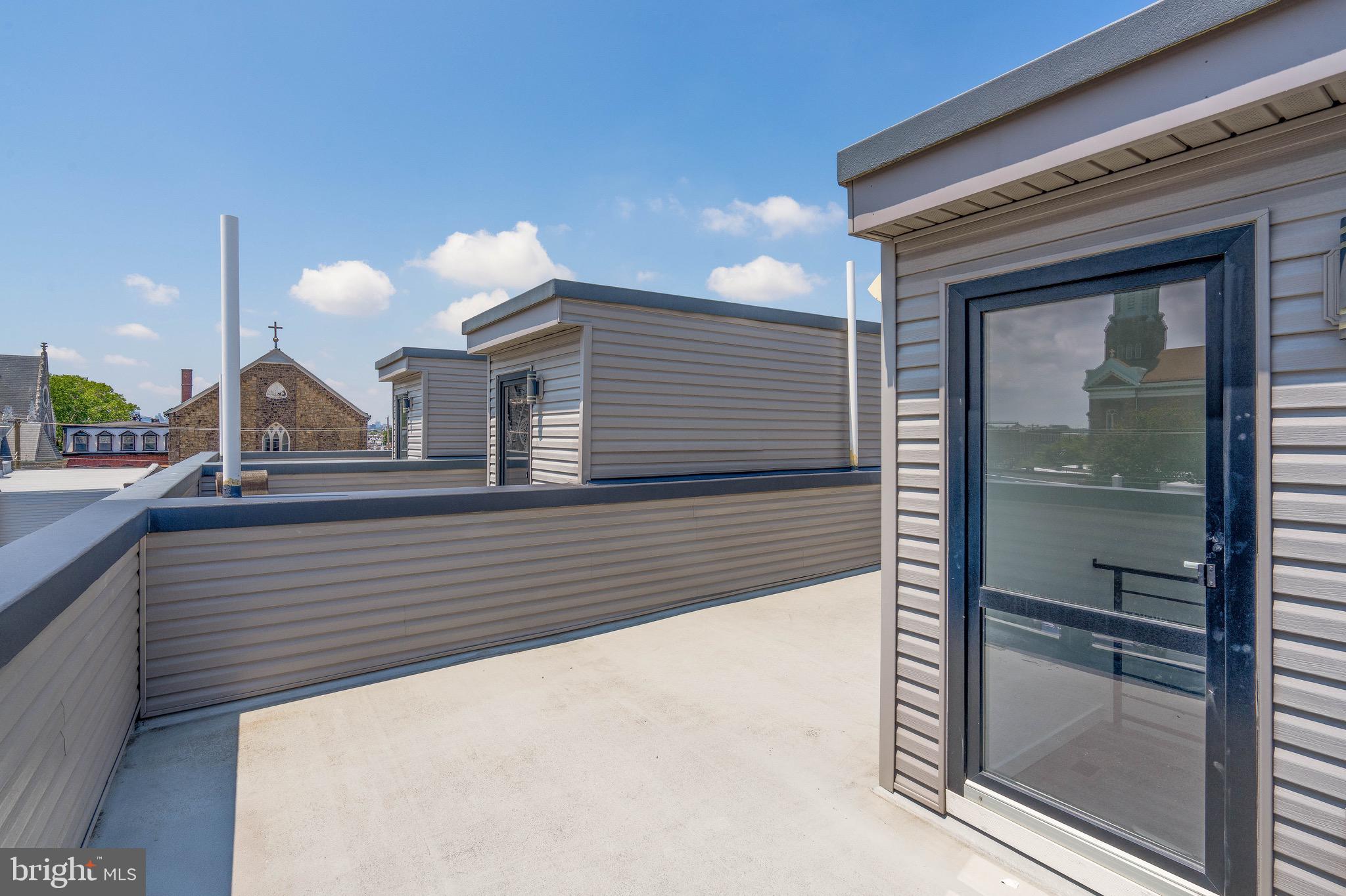 PORT RICHMOND - Residential Lease