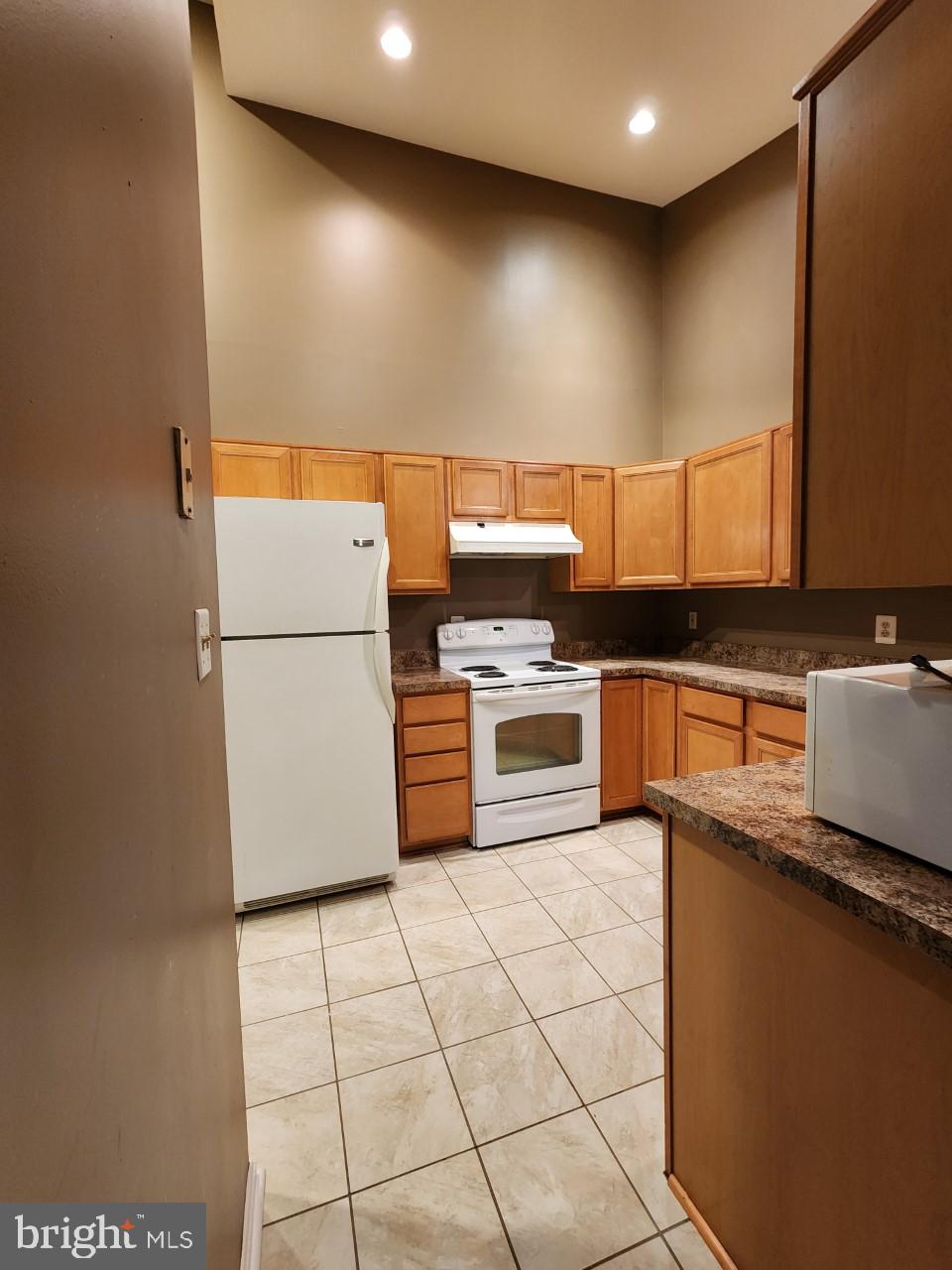 CROMWELL FOUNTAIN - Residential Lease