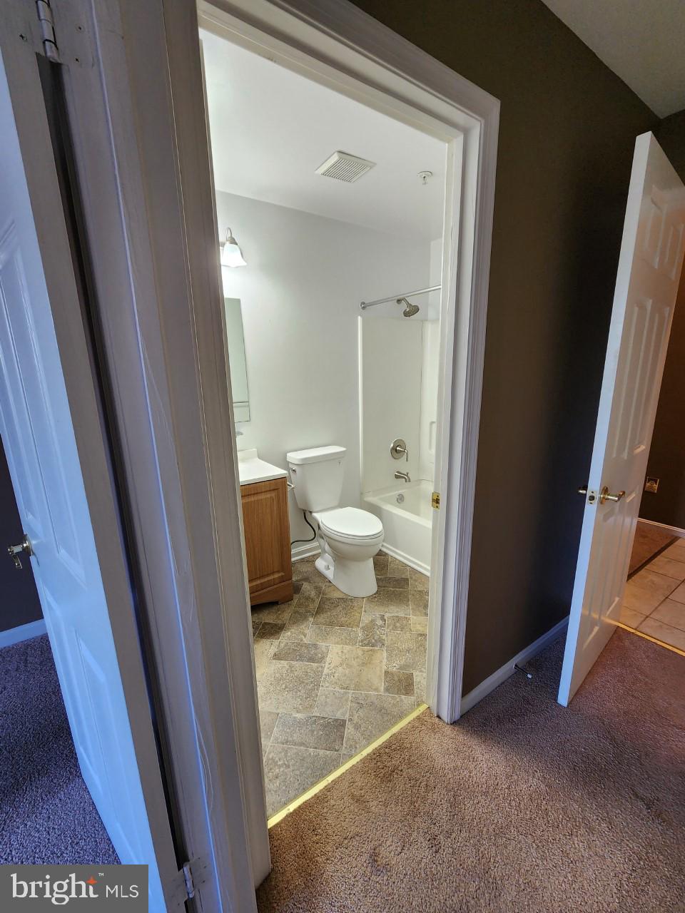 CROMWELL FOUNTAIN - Residential Lease