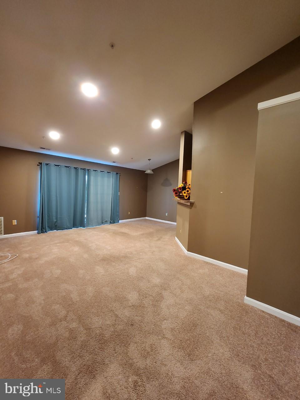 CROMWELL FOUNTAIN - Residential Lease