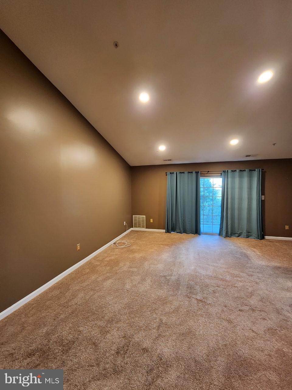 CROMWELL FOUNTAIN - Residential Lease