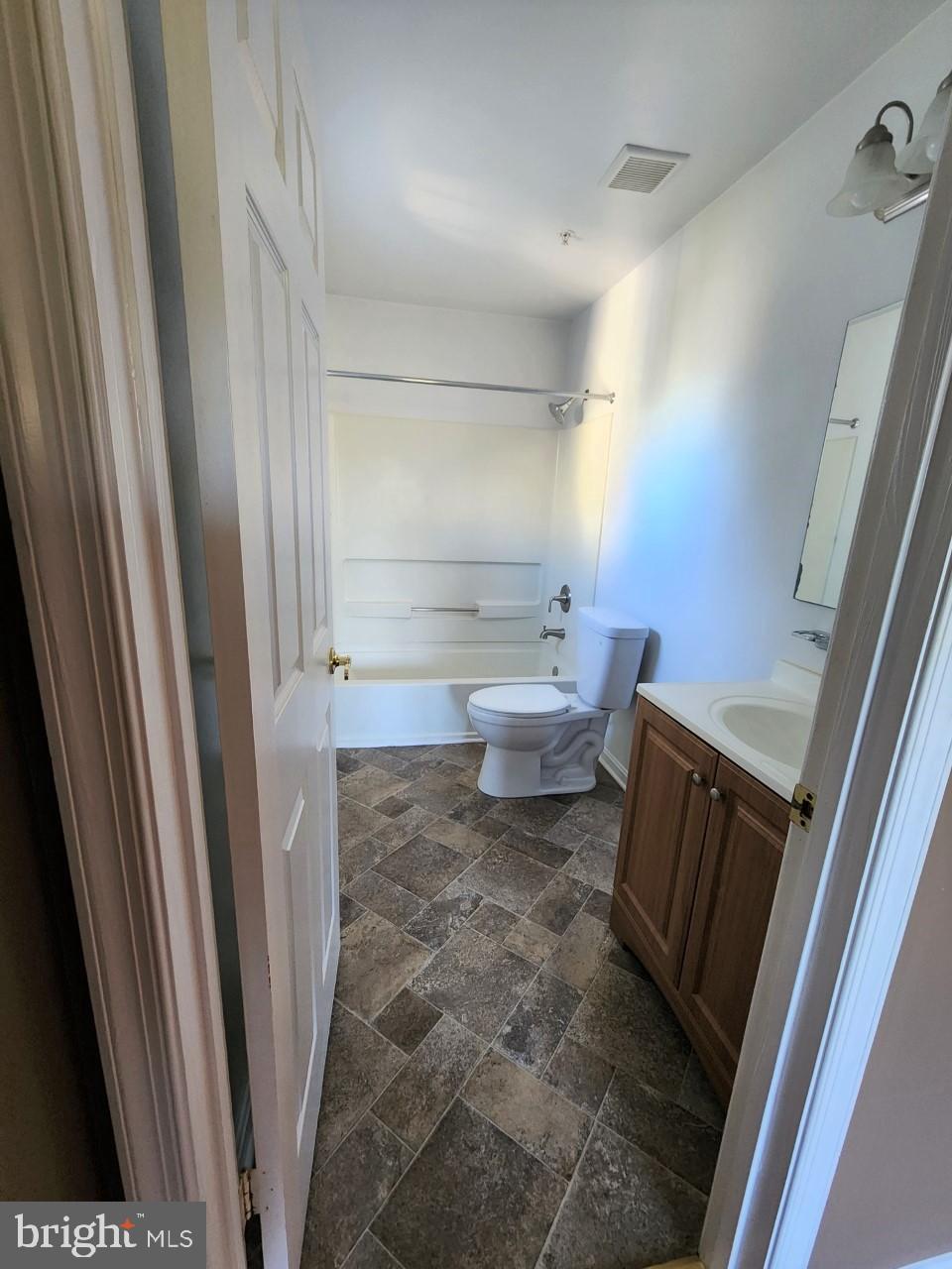 CROMWELL FOUNTAIN - Residential Lease