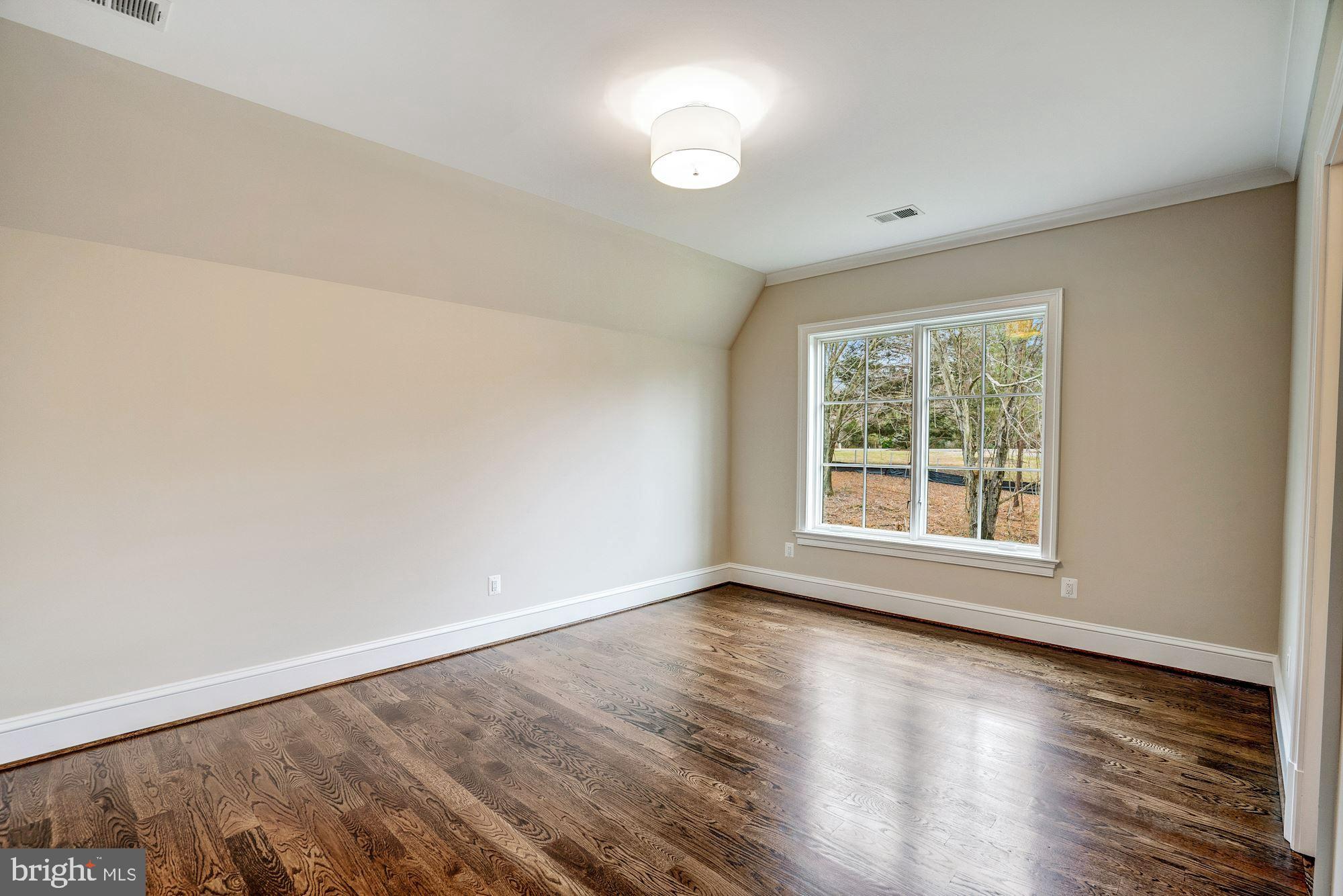 GLENDALE KNOLLS - Residential