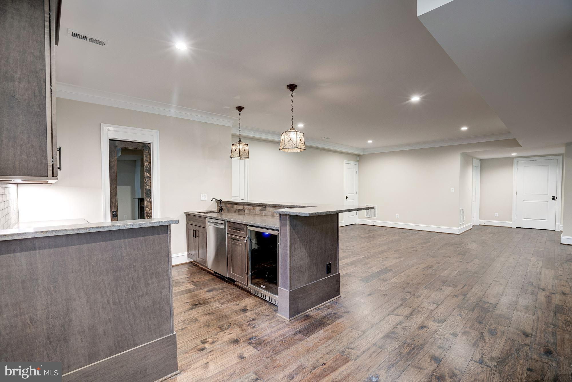 GLENDALE KNOLLS - Residential