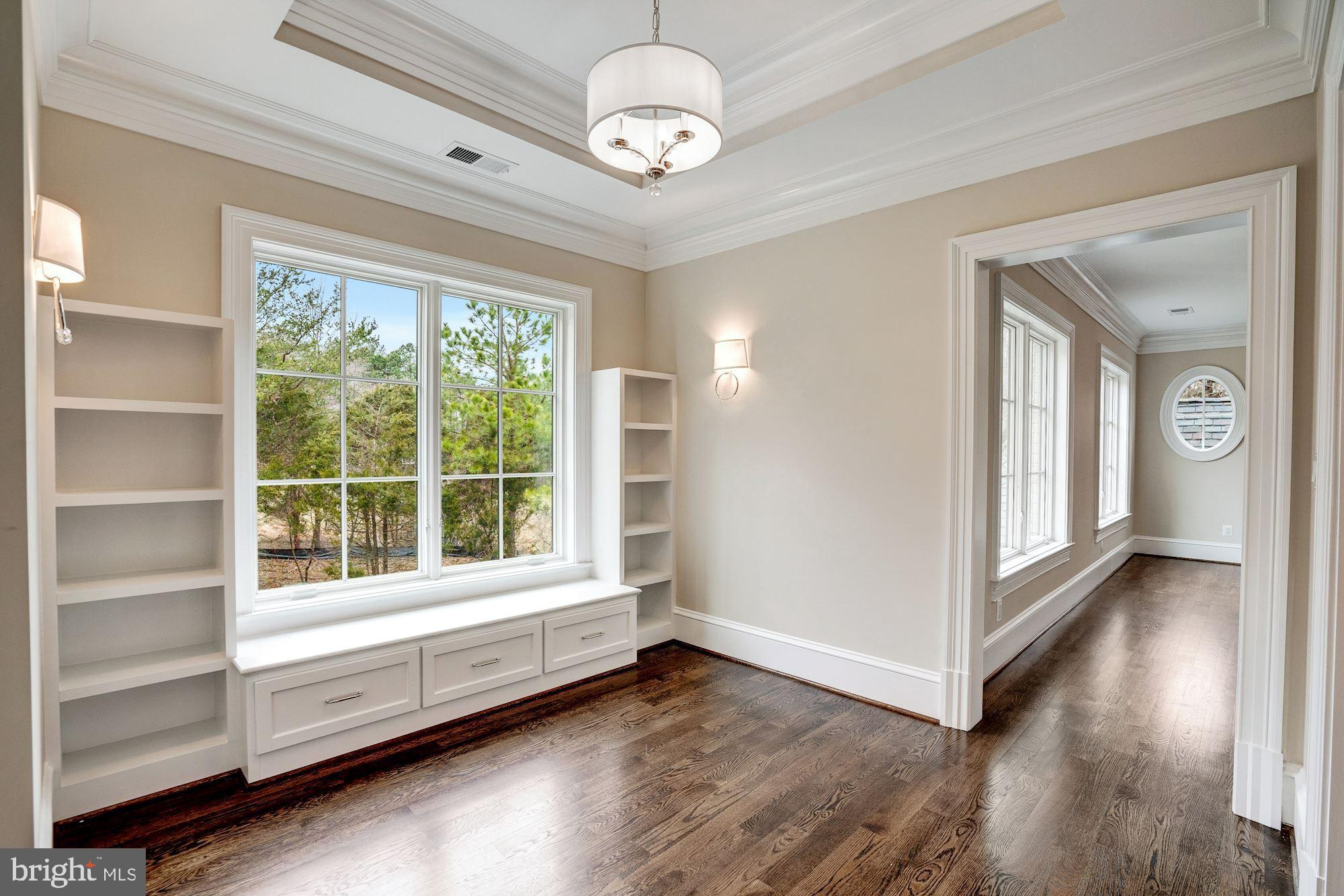 GLENDALE KNOLLS - Residential