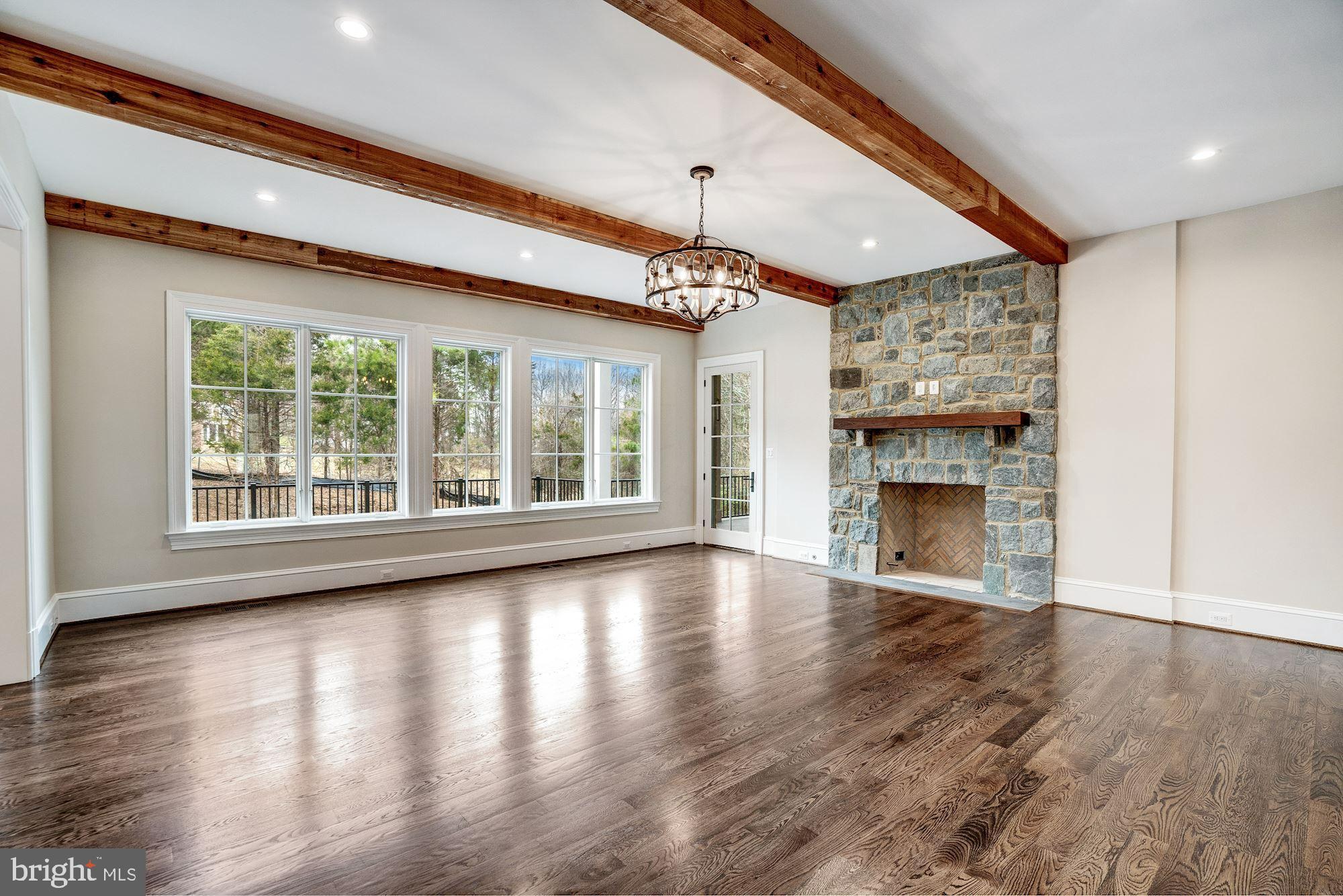 GLENDALE KNOLLS - Residential