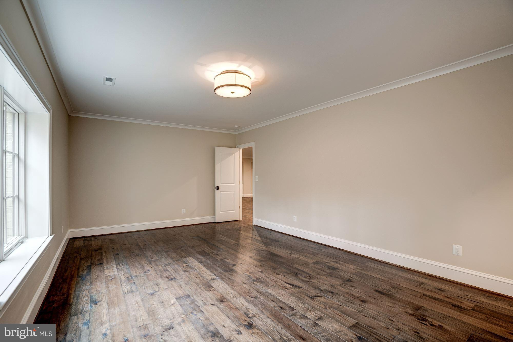 GLENDALE KNOLLS - Residential