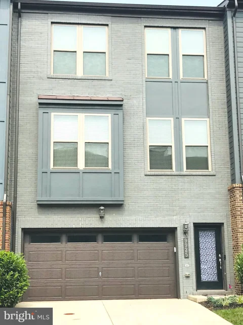 MLS: VAMN2011000
