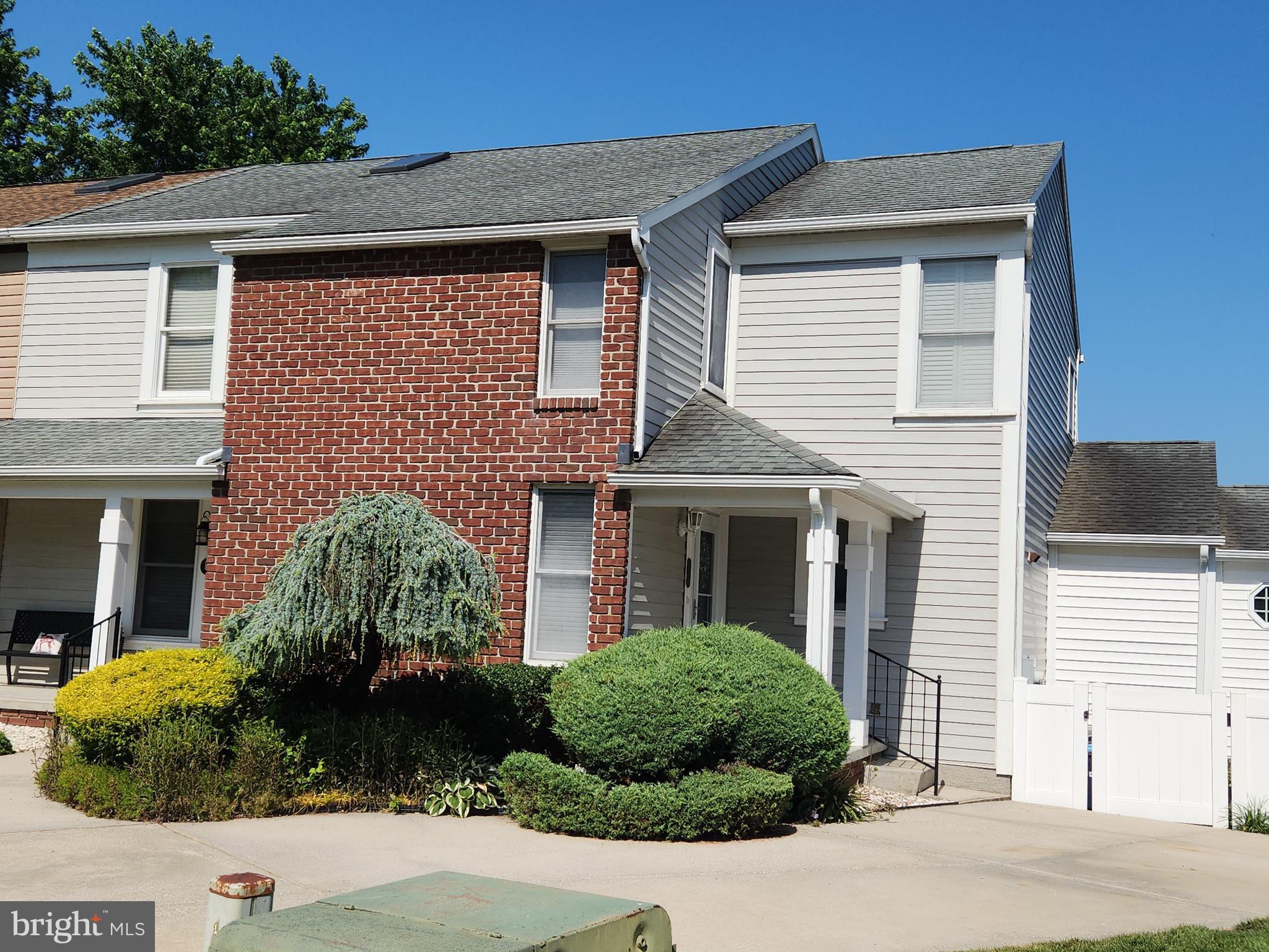 124 RAVENSWOOD COURT