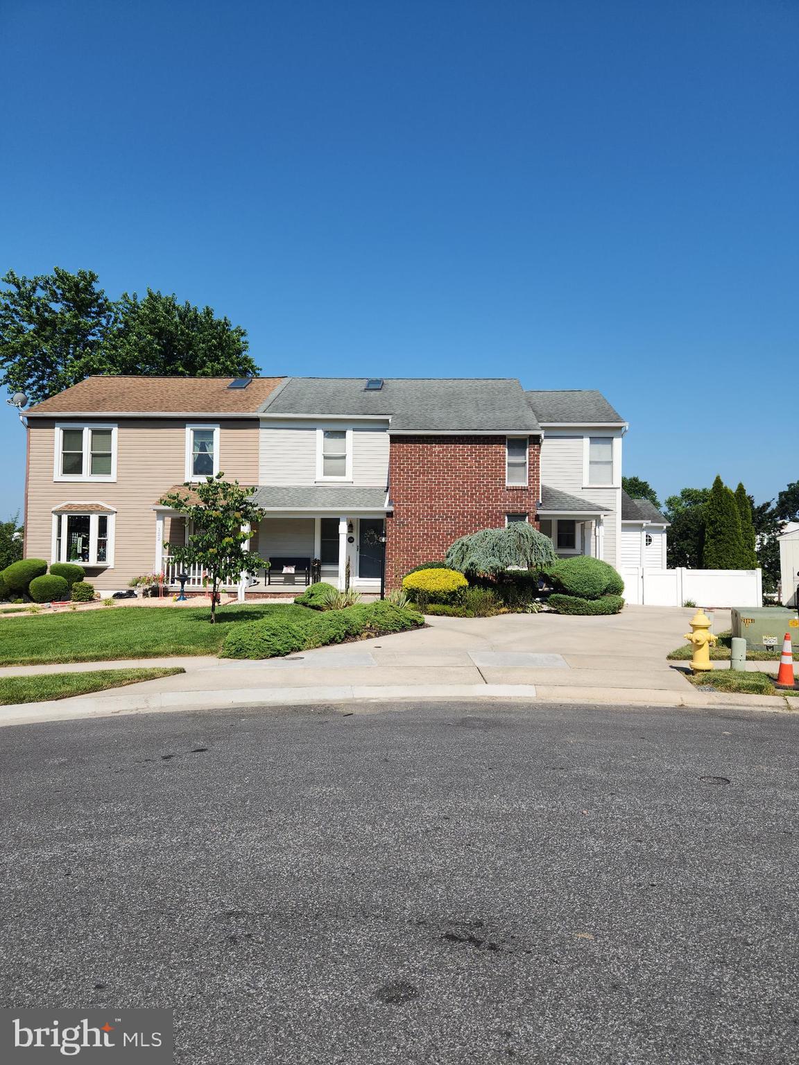 124 RAVENSWOOD COURT