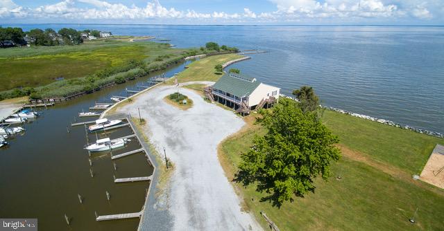 CEDARHURST ON THE BAY - Residential