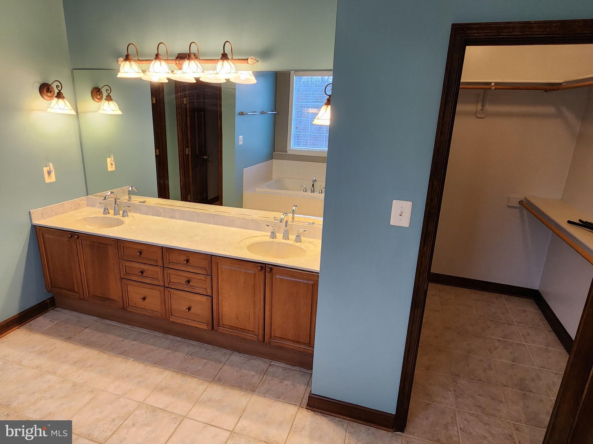 EASTLAND - Residential