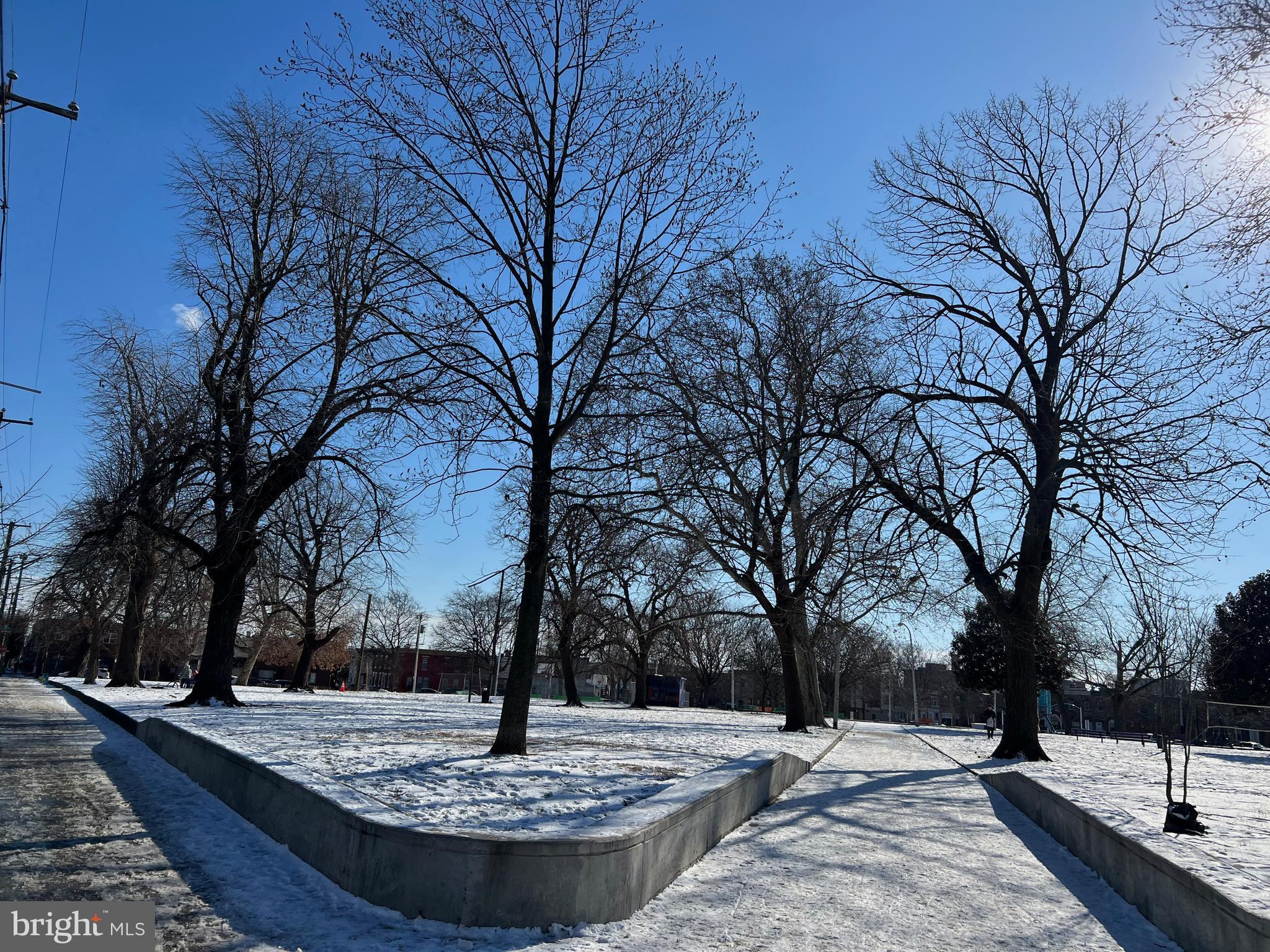 PHILADELPHIA (SOUTH) - Land