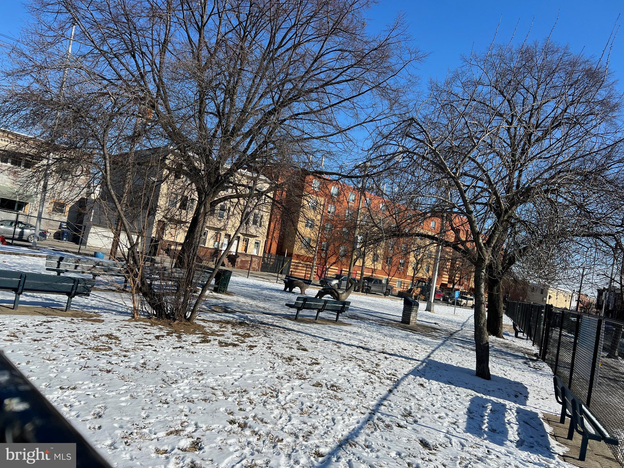 PHILADELPHIA (SOUTH) - Land