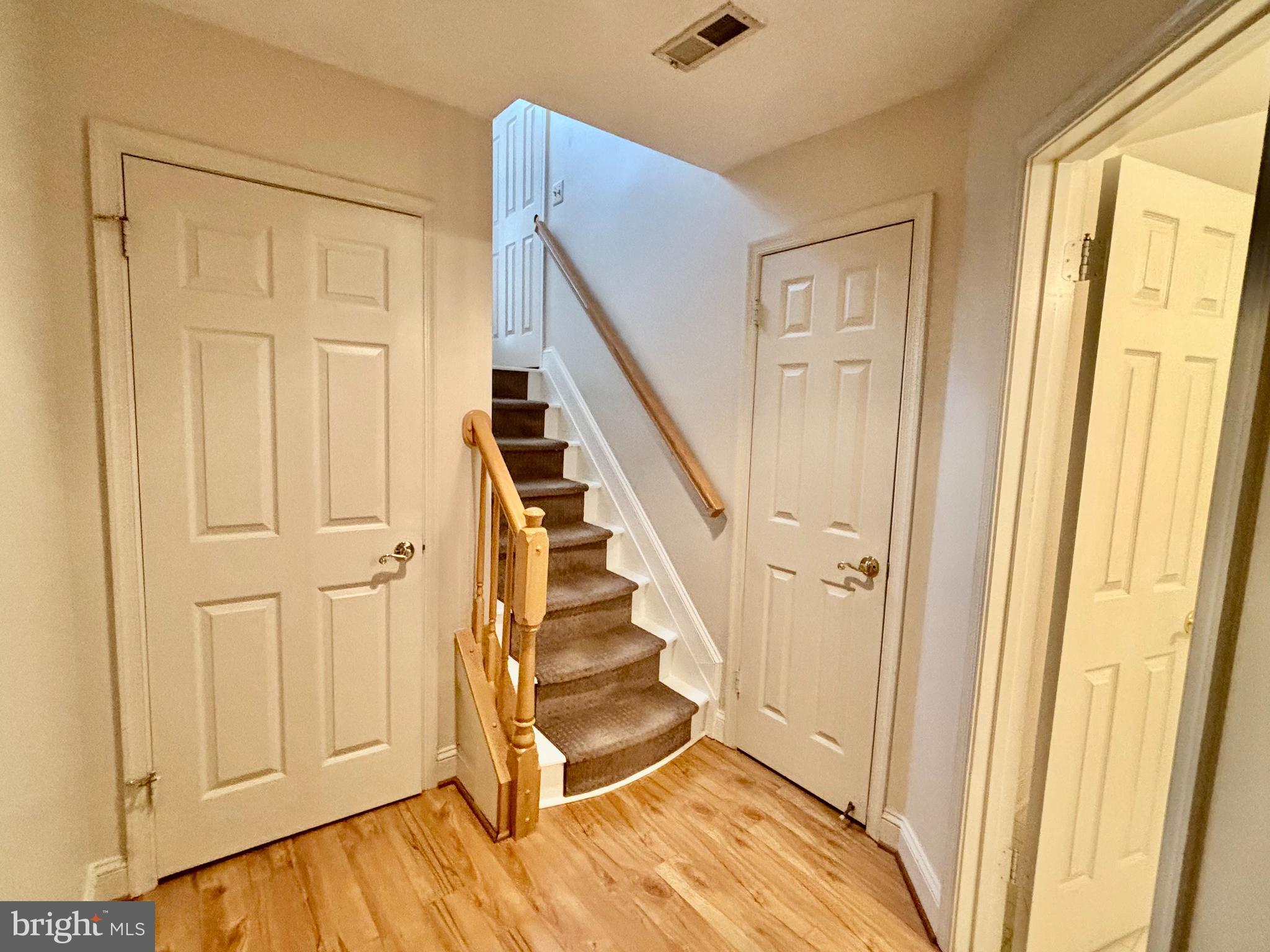 DECOVERLY ADVENTURE - Residential Lease