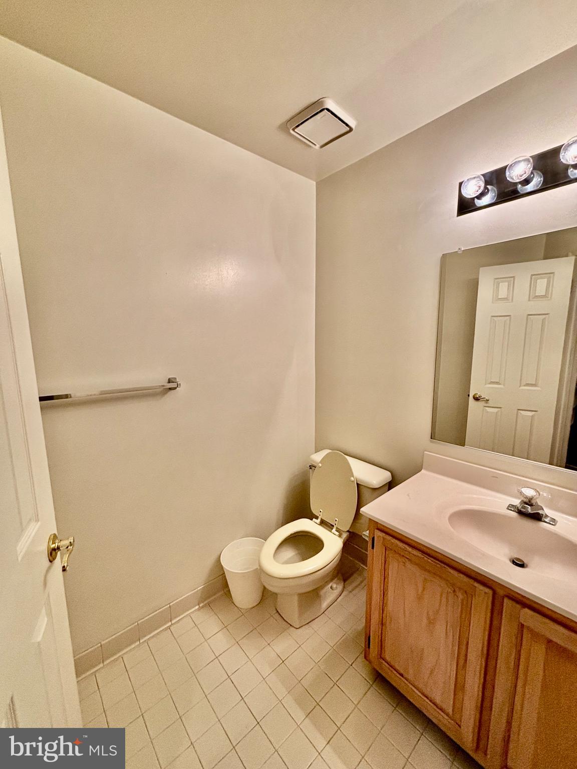 DECOVERLY ADVENTURE - Residential Lease