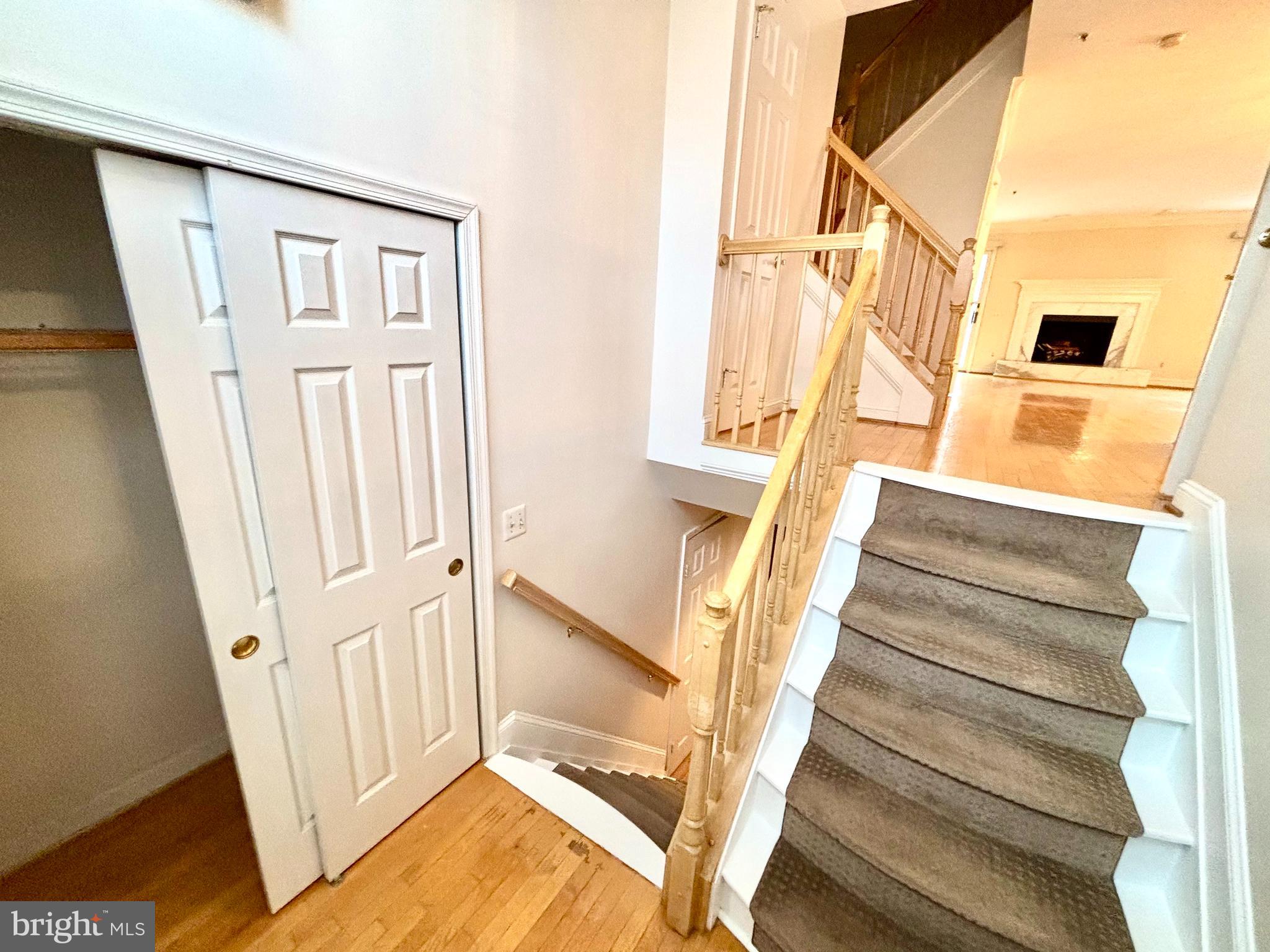 DECOVERLY ADVENTURE - Residential Lease