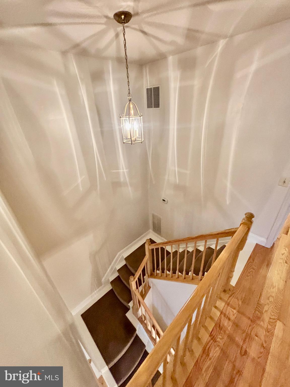 DECOVERLY ADVENTURE - Residential Lease