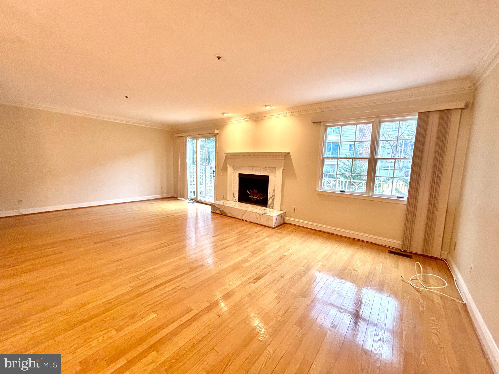 DECOVERLY ADVENTURE - Residential Lease