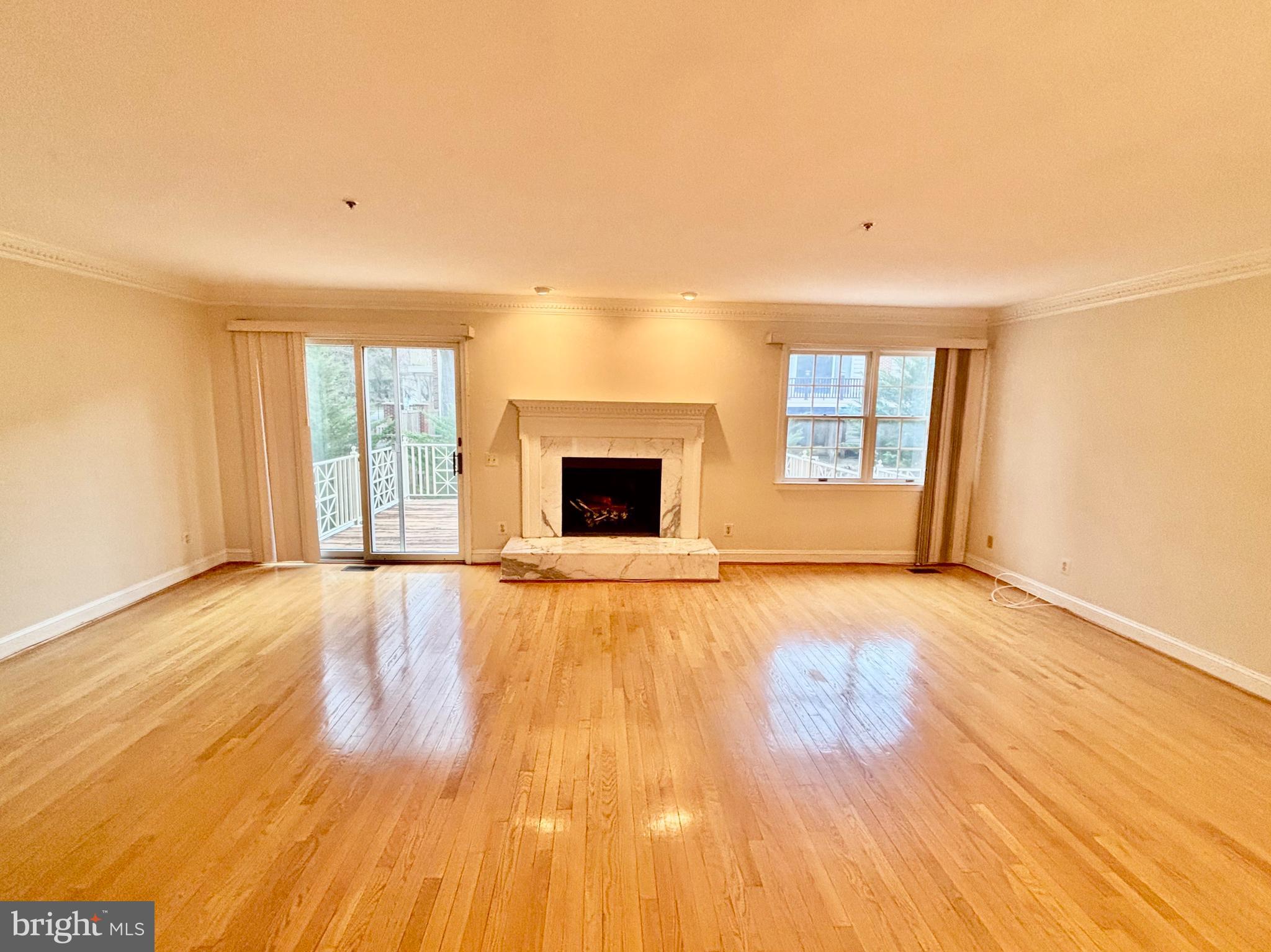 DECOVERLY ADVENTURE - Residential Lease