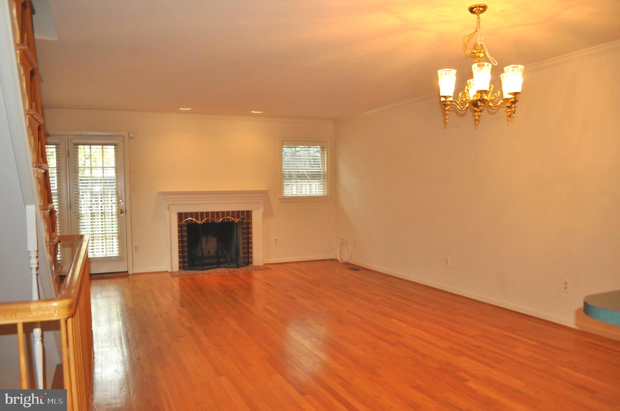 WAVERLY HILLS - Residential Lease