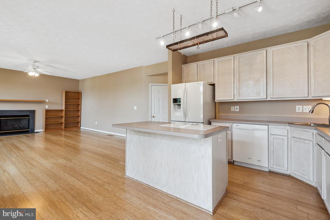 BAYVIEW HILLS - Residential