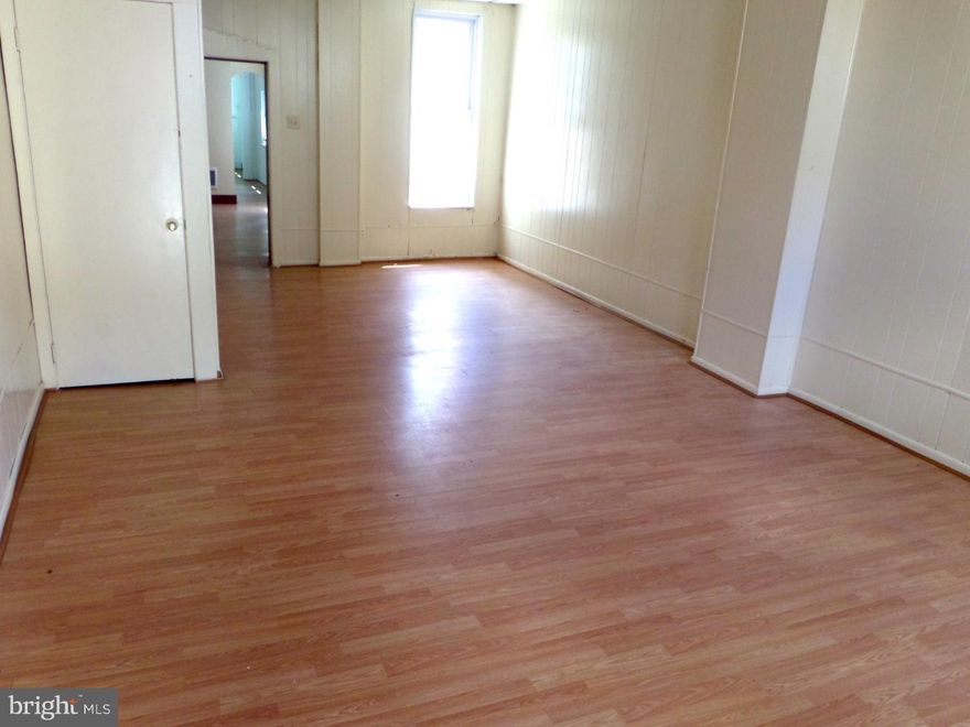 Great starter home available or an investment opportunity, this home has new electrical new floors new bathroom tiles and more. Property is in need of a new owner schedule your showing today!!!!!