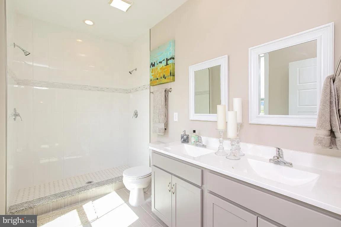 NADENBOUSCH PINES - Residential