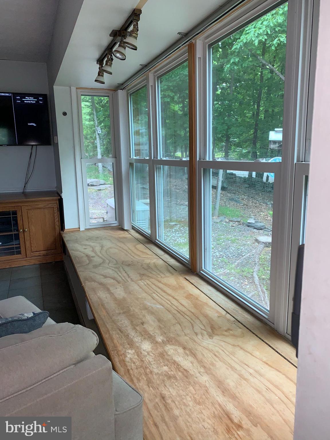 SAW CREEK ESTATES - Residential